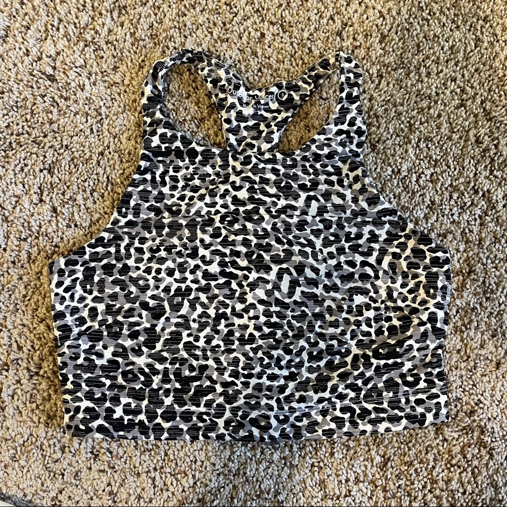 Outdoor voices techsweat crop in leopard Sz S